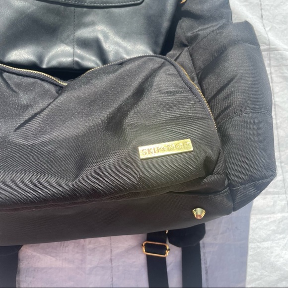 Skip Hop Chelsea Downtown Chic Multi Compartment Backpack Diaper Bag - Picture 7 of 15